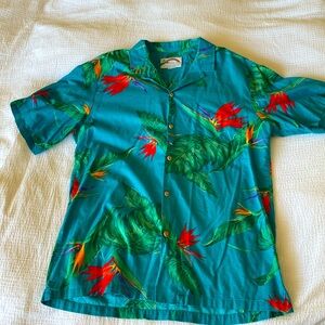 L vintage Hawaiian shirt Paradise Found brand